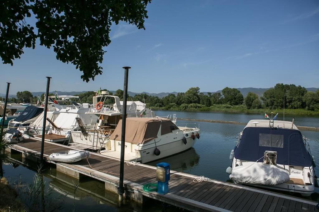 Luxe Mobilehome With Dishwasher And Airconditioning Included Fits 4 Adults And 1 Child, Ameglia, Ligurie, Cinqueterre, North Italy, Beach, Pool, Glamping Exterior photo